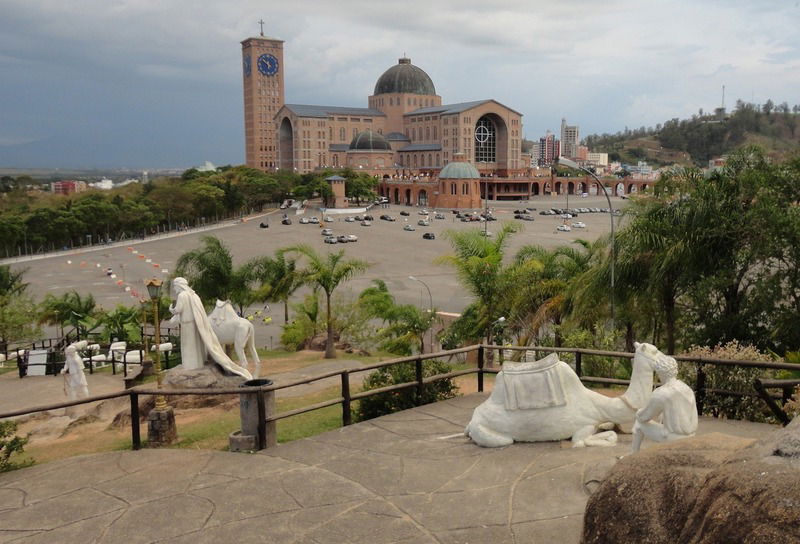 Aparecida do norte: onde fica, como chegar e o que fazer