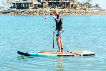 Praias brasileiras ideais para quem ama stand up paddle