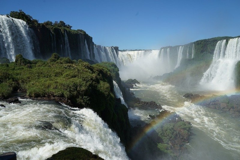 Foz do Iguaçu: Uma maravilha da natureza e outra do mundo moderno!