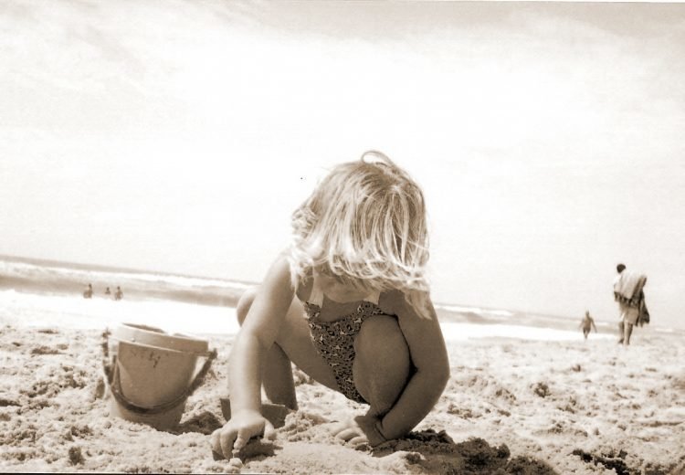Saiba como fazer um castelo de areia na praia