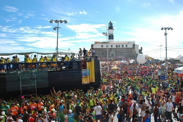 Blocos de rua de Salvador: alegria e diversão no carnaval