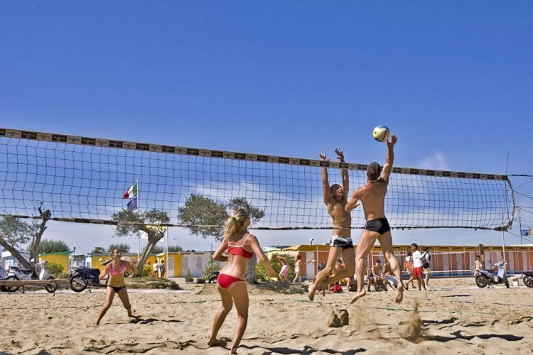 5 esportes para praticar na Praia dos Ingleses, SC