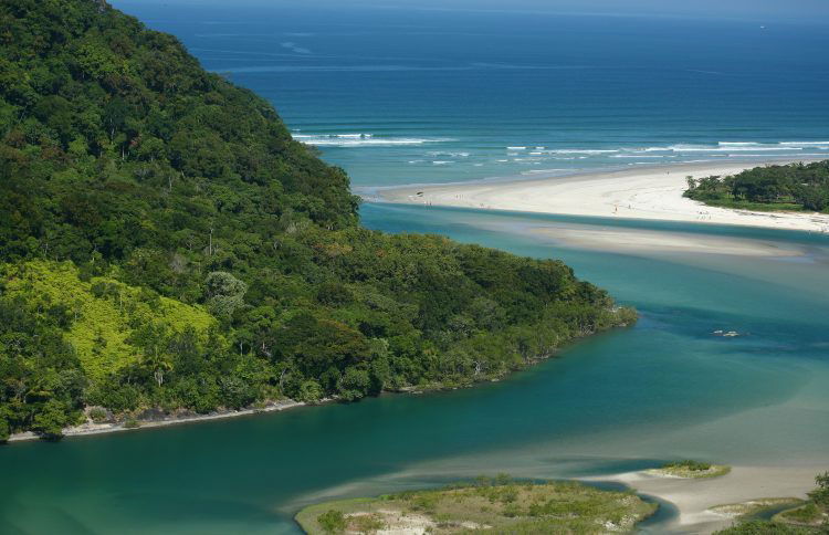 Águas salgadas e doces: as praias de Bertioga