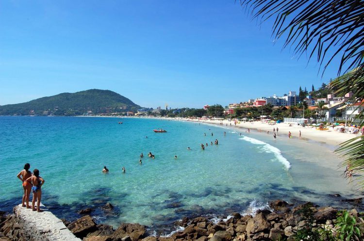 Anúncio vende areia da praia de Bombinhas