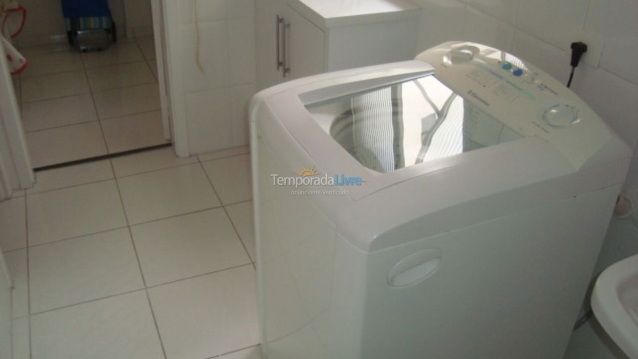 Apartamento para aluguel de temporada em Guarujá (Pitangueiras)