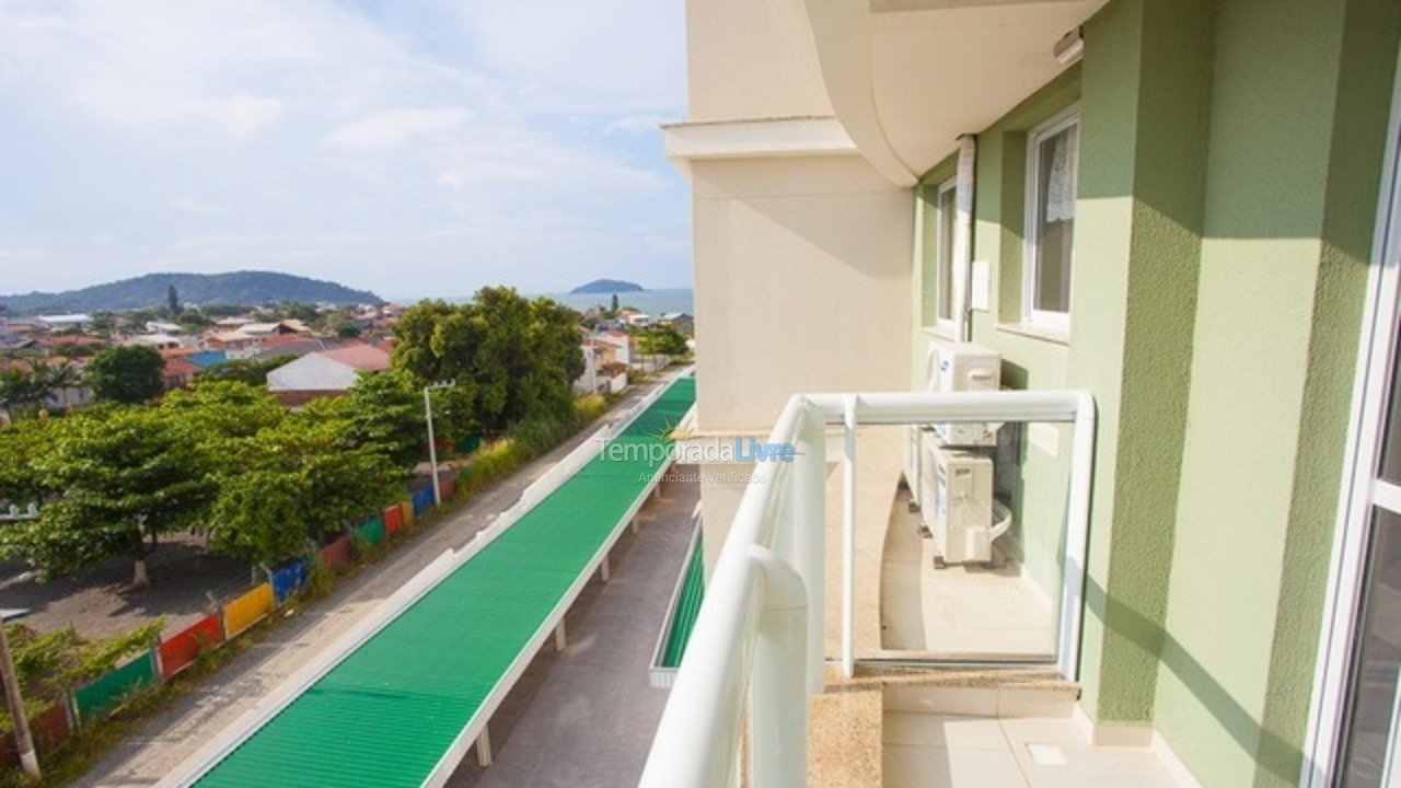 Apartamento para aluguel de temporada em Penha (Armaçao)