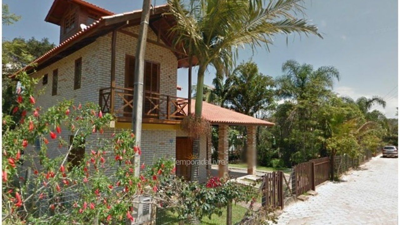 Casa para alquiler de vacaciones em Palhoça (Guarda do Embaú)