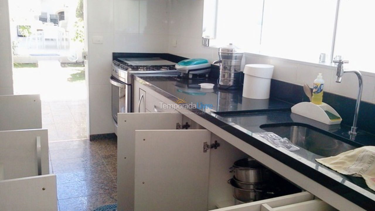 Casa para alquiler de vacaciones em Guarujá (Jardim Acapulco)
