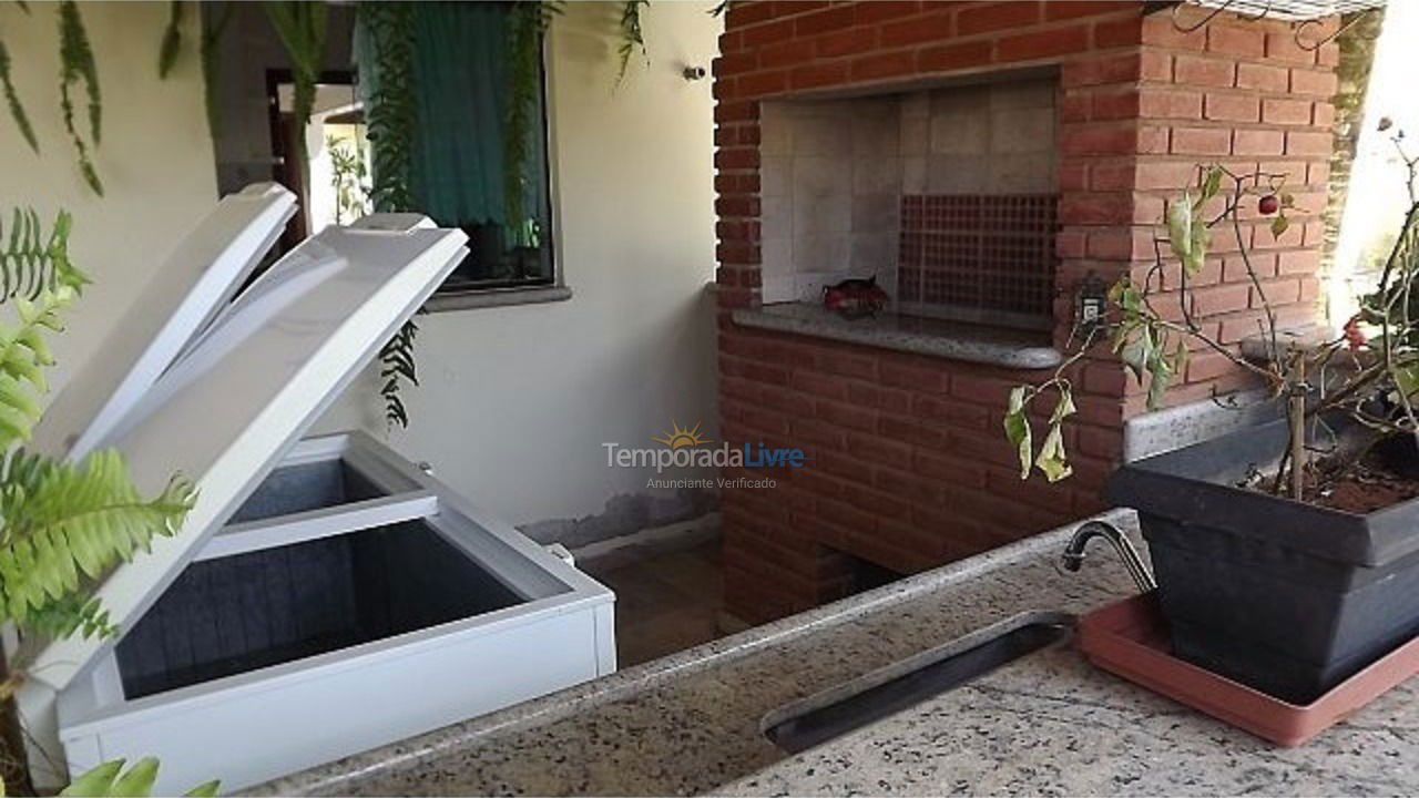 House for vacation rental in Guarujá (Jardim Acapulco)