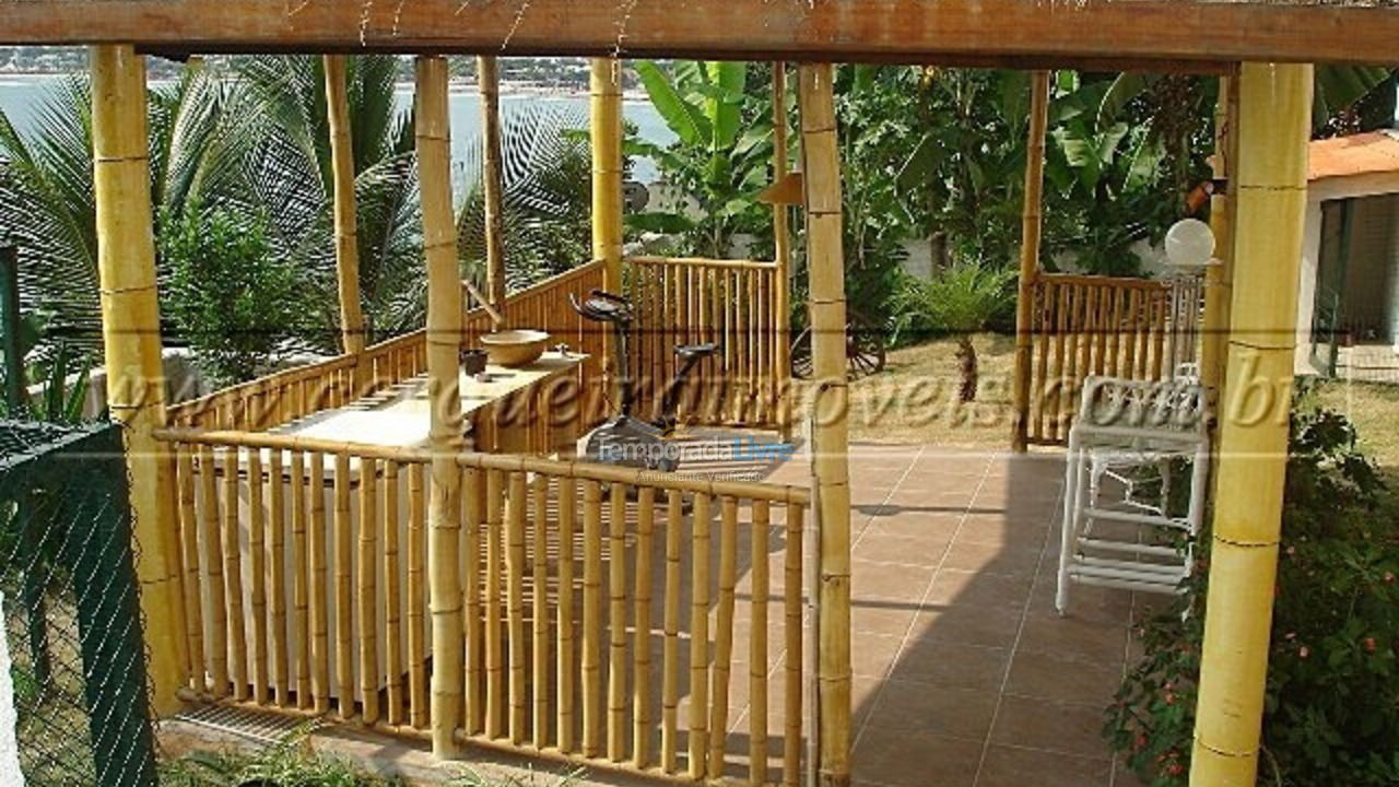Casa para aluguel de temporada em Guarujá (Jardim Acapulco)