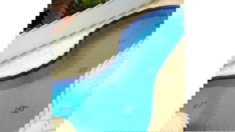 GRAN CASA CON PISCINA, AMUEBLADO THIN