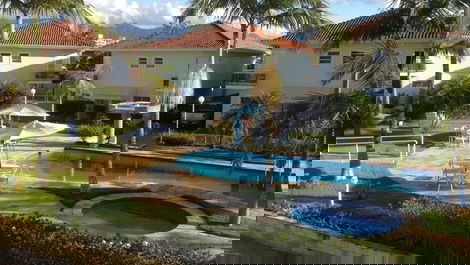 Casa en una urbanización cerrada frente a la playa en Praia Grande, Ubatuba.