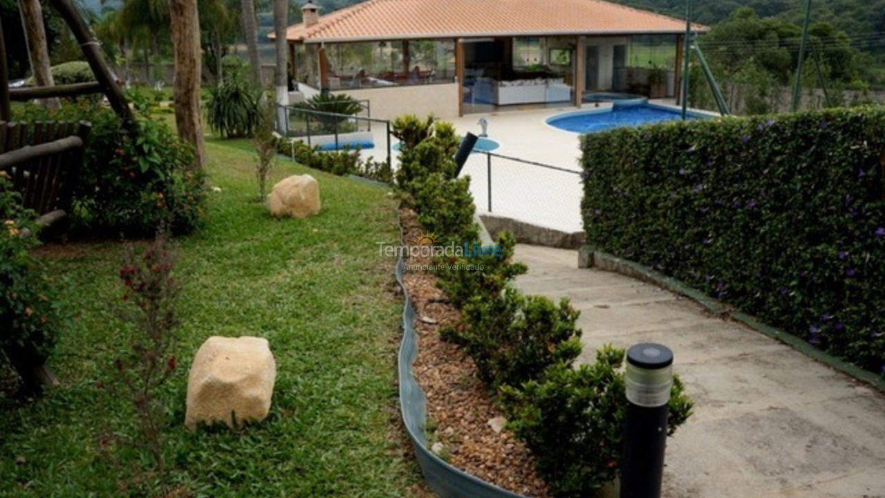 Granja para alquiler de vacaciones em Ibiúna (Condominio Sitio Lagos de Ibiuna)