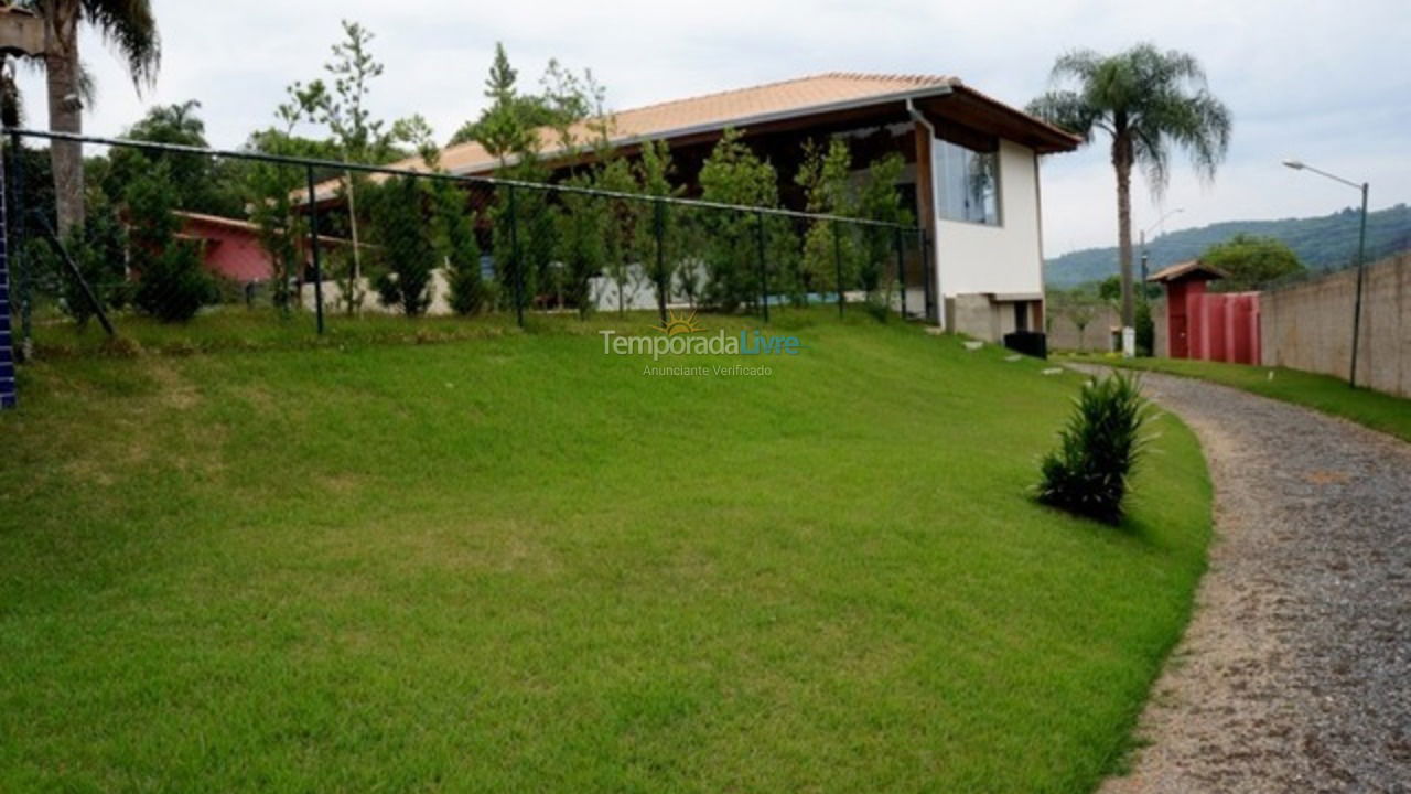 Granja para alquiler de vacaciones em Ibiúna (Condominio Sitio Lagos de Ibiuna)