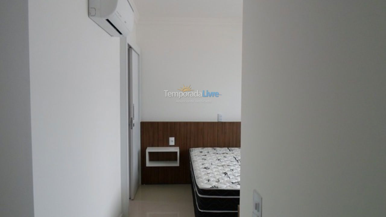 Apartment for vacation rental in Itapema (Meia Praia)