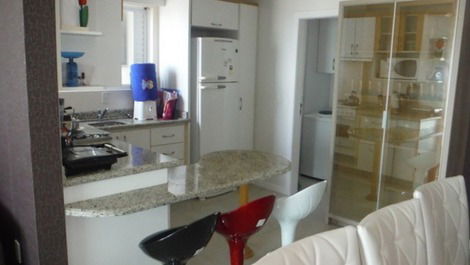 Apartamento 3 suites con aire frente a la playa