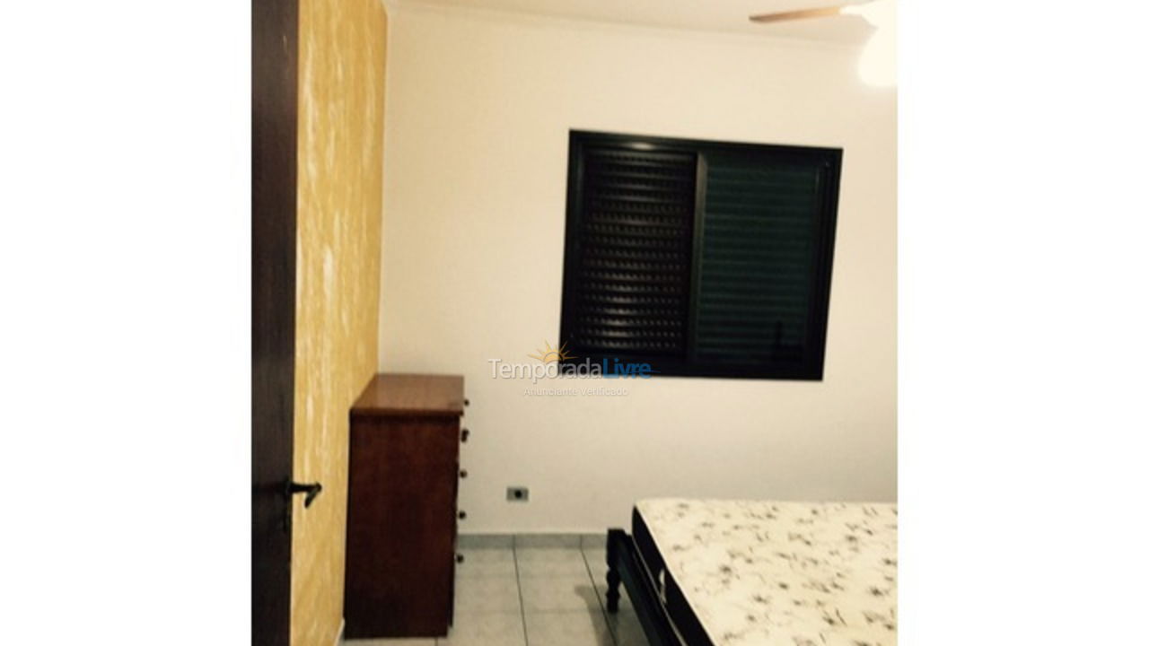 Apartamento para aluguel de temporada em Praia Grande (Praia do Caiçara)