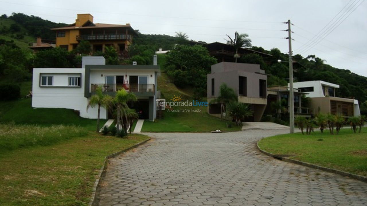 House for vacation rental in Garopaba (Morrinhos)