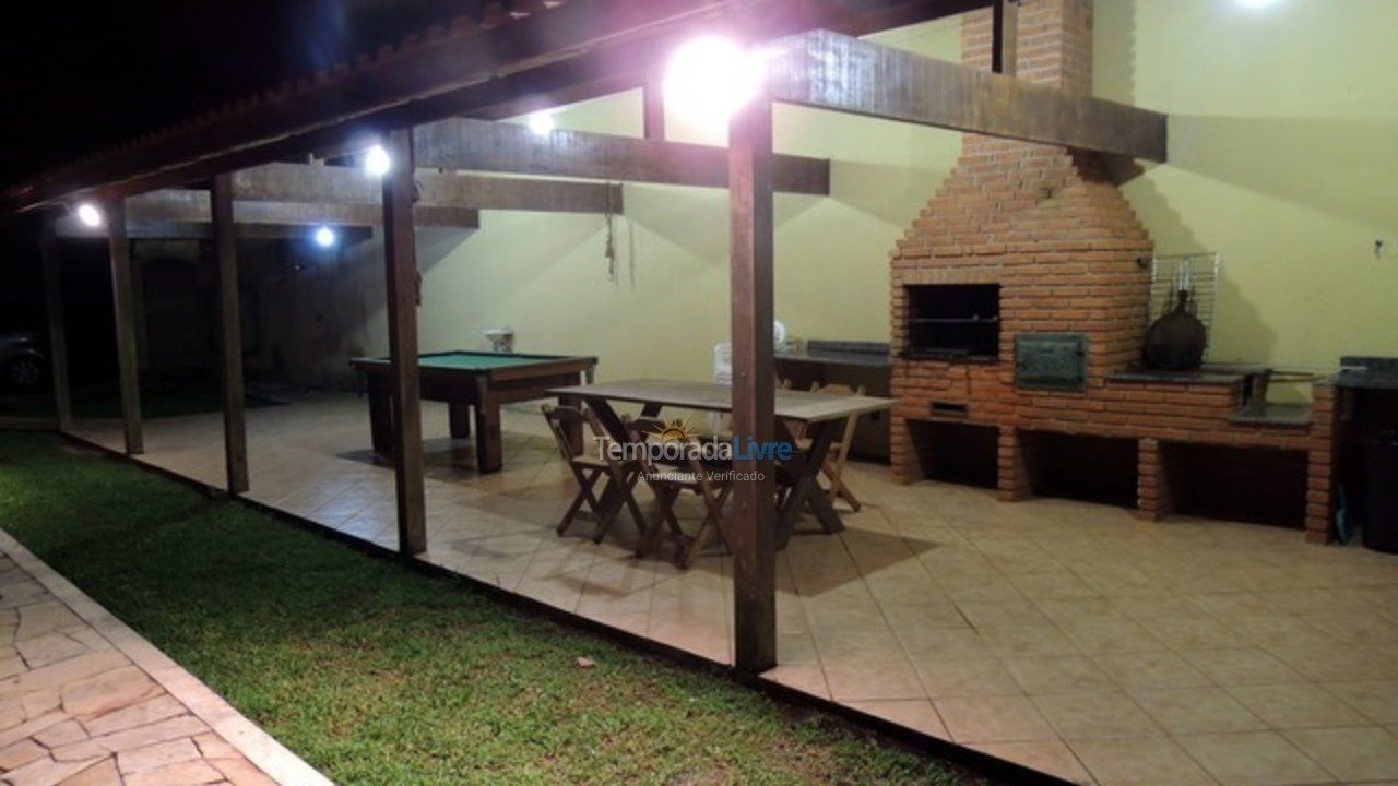 Casa para alquiler de vacaciones em São Sebastião (Boiçucanga)