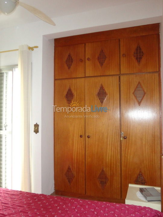 Apartamento para aluguel de temporada em Guarujá (Enseada)