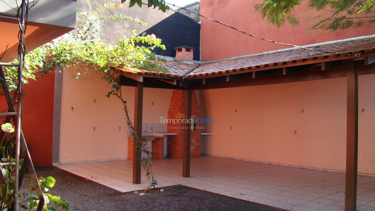 Casa para aluguel de temporada em São Francisco do Sul (Enseada)