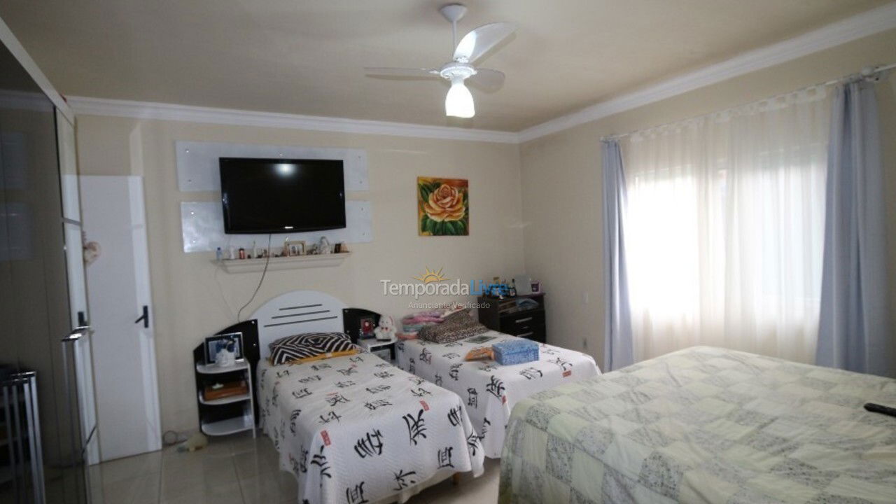 Apartamento para aluguel de temporada em Balneário Camboriú (Praia dos Amores)
