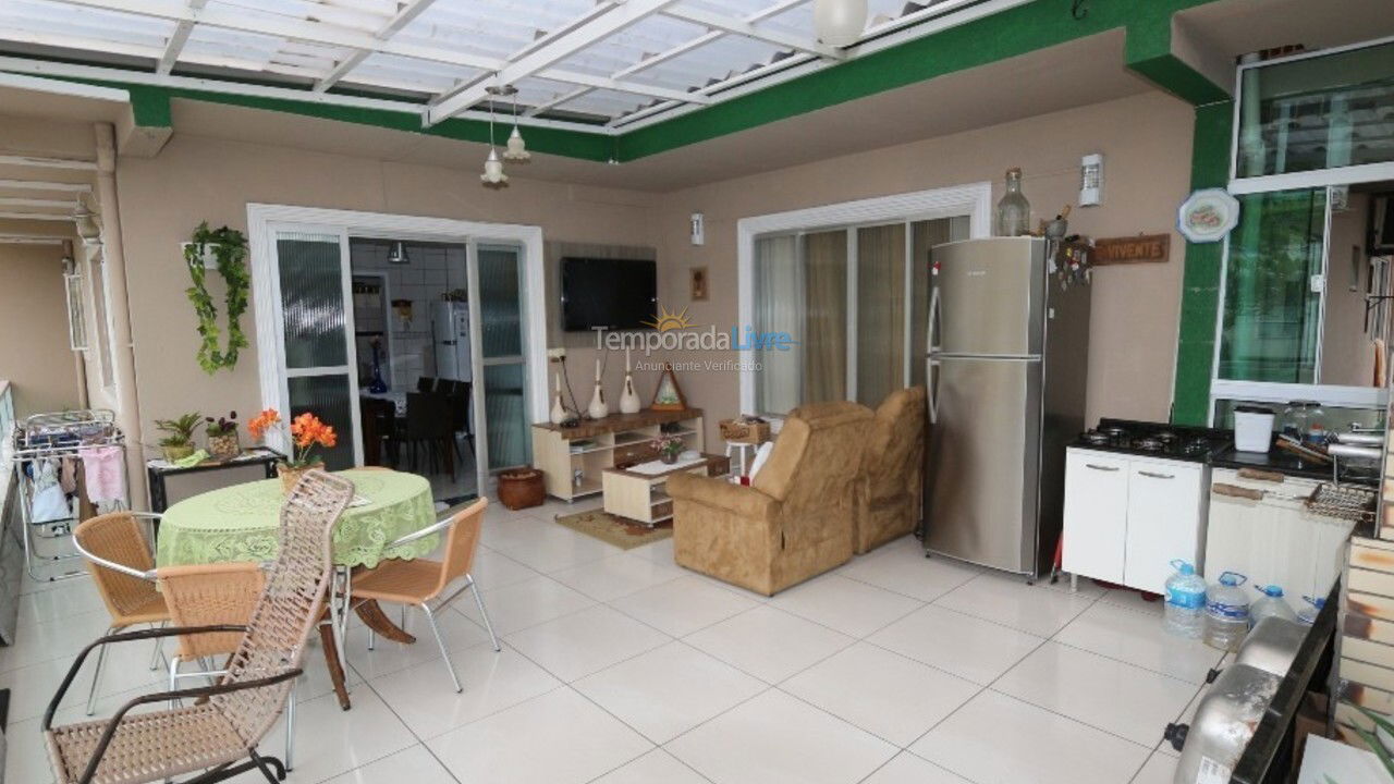 Apartamento para aluguel de temporada em Balneário Camboriú (Praia dos Amores)