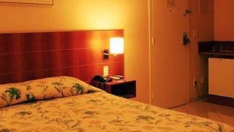 SUITE COM 1 CAMA CASAL , 1 CAMA SOLTEIRO