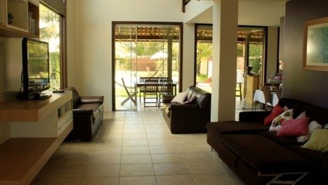 Beautiful and large house with pool and volleyball court in Mariscal REF 12