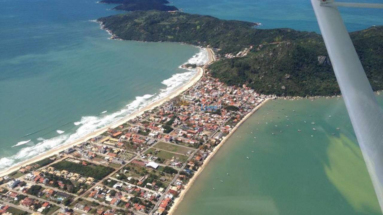 Casa para aluguel de temporada em Bombinhas (Canto Grande)