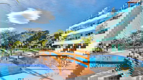 Ap na Praia dos Ingleses! Completo em condomínio com piscina!