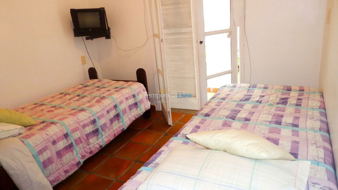 Casa para aluguel de temporada em Guarujá (Jardim Acapulco)
