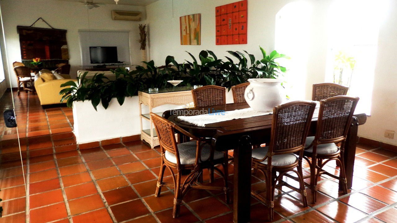 Casa para aluguel de temporada em Guarujá (Jardim Acapulco)