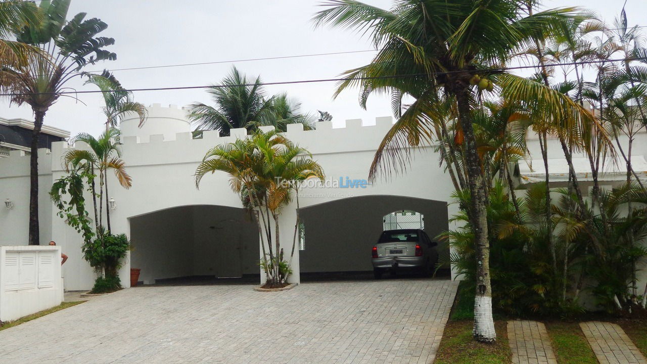 Casa para aluguel de temporada em Guarujá (Jardim Acapulco)