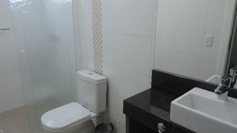 Lindo apartamento c/ 3 suítes em Mariscal a 30 metros do mar Ref.113