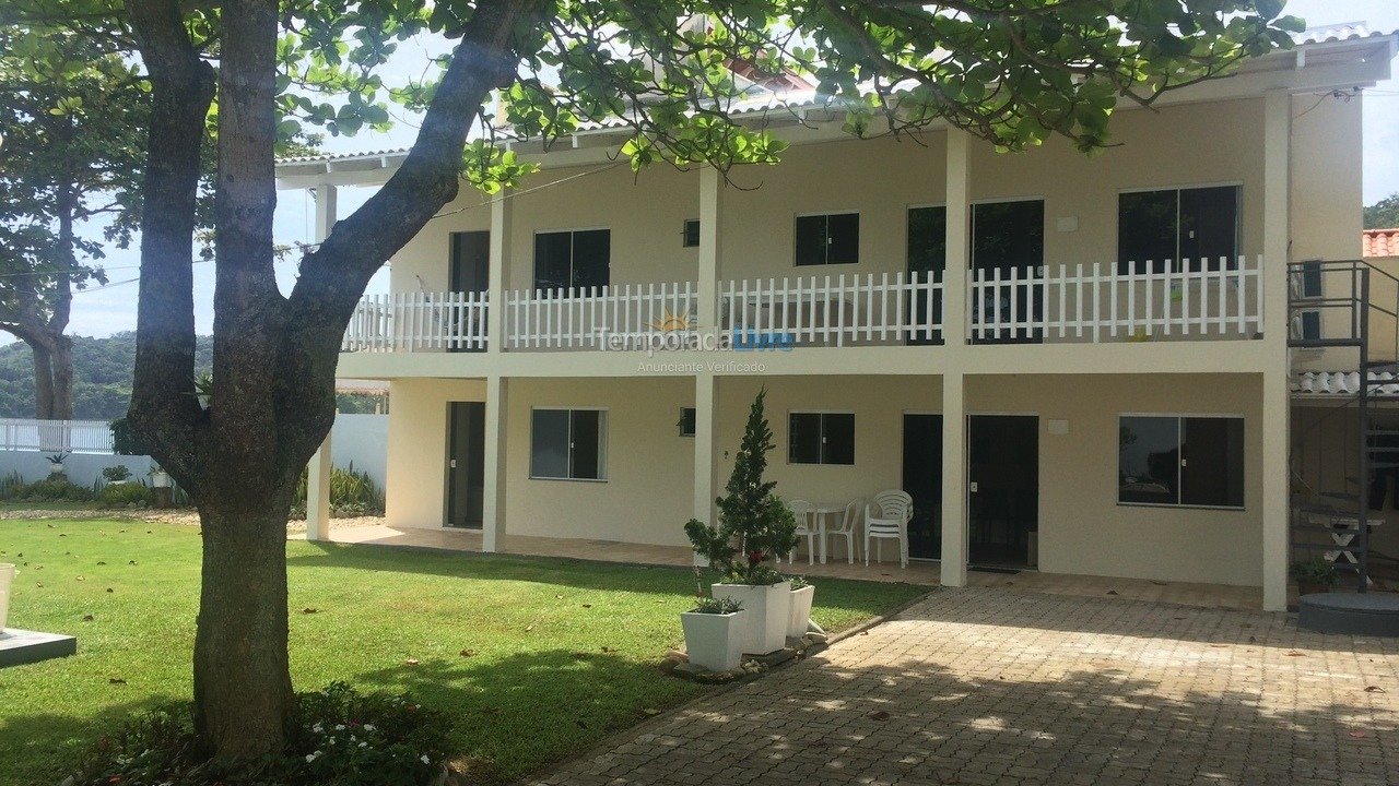 Apartamento para aluguel de temporada em Penha (Praia do Poá)