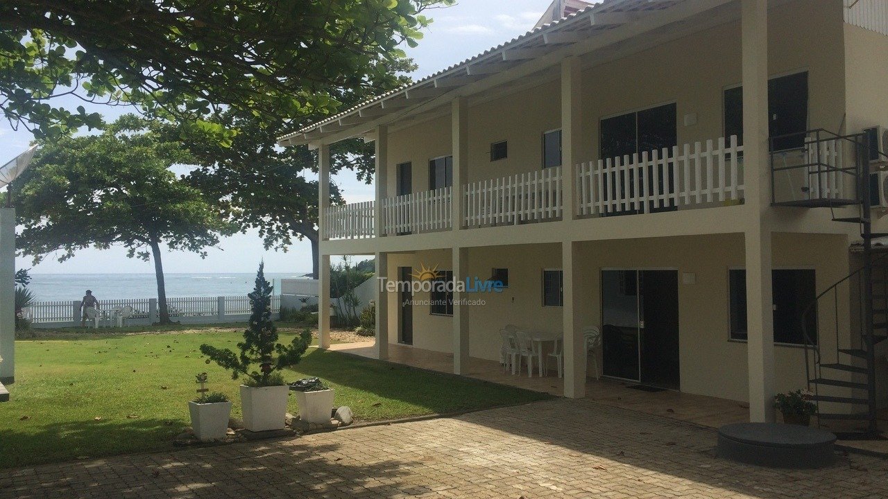 Apartamento para aluguel de temporada em Penha (Praia do Poá)