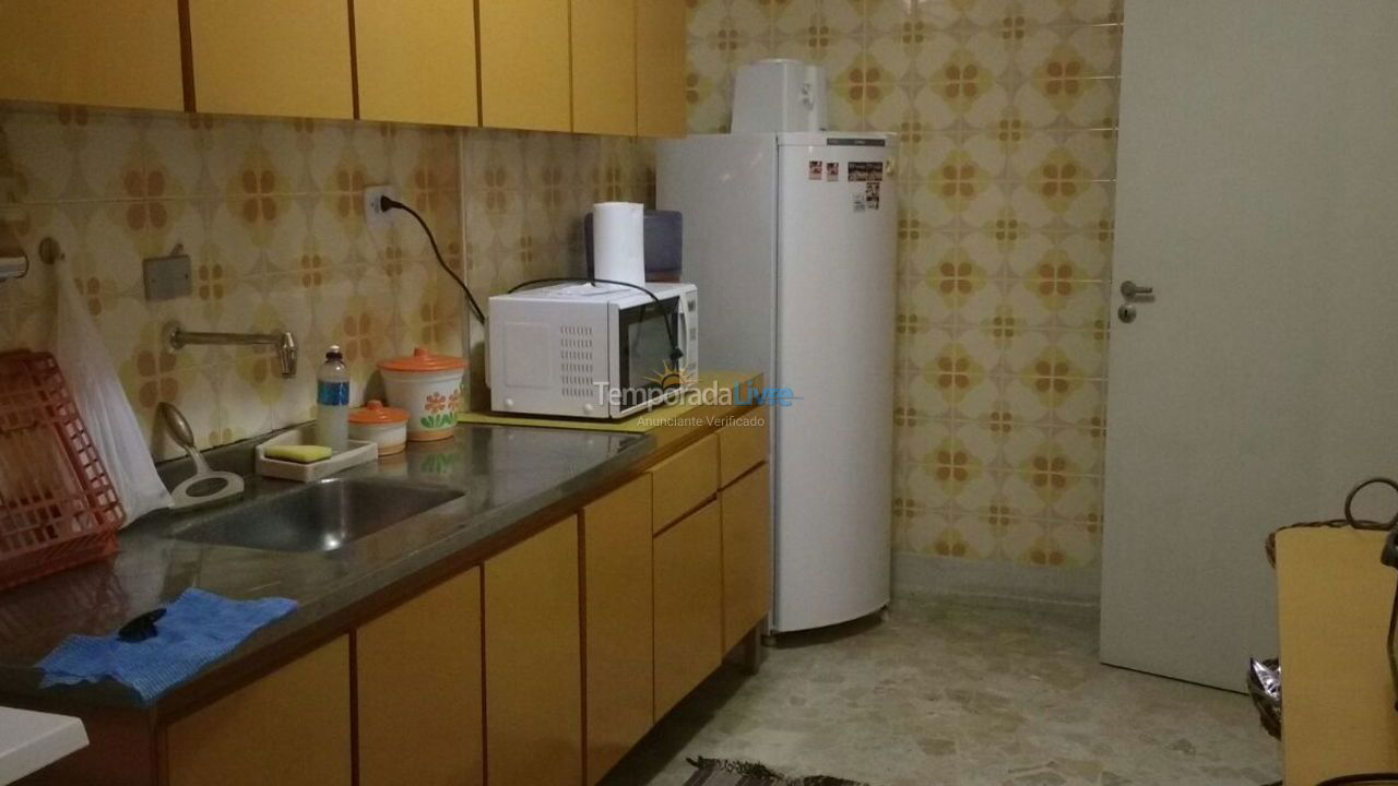 Apartamento para aluguel de temporada em Guarujá (Pitangueiras)