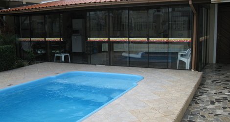 Ereat HOME WITH AIR CONDITIONED and pool! GET TO BEST Vacation!