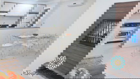 Condomínio a 50 metros da praia! Apto completo, 2 dormitórios