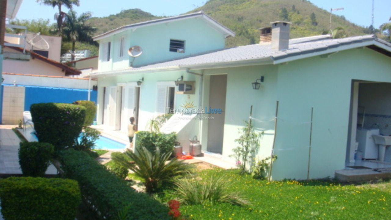 Apartment for vacation rental in Ubatuba (Praia das Toninhas)