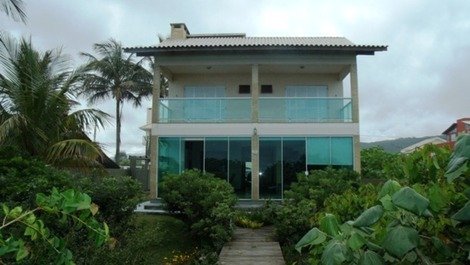 HOUSE WITH 5 BEDROOMS SEASIDE ON THE BEACH OF MARISCAL - BOMBINHAS - SC
