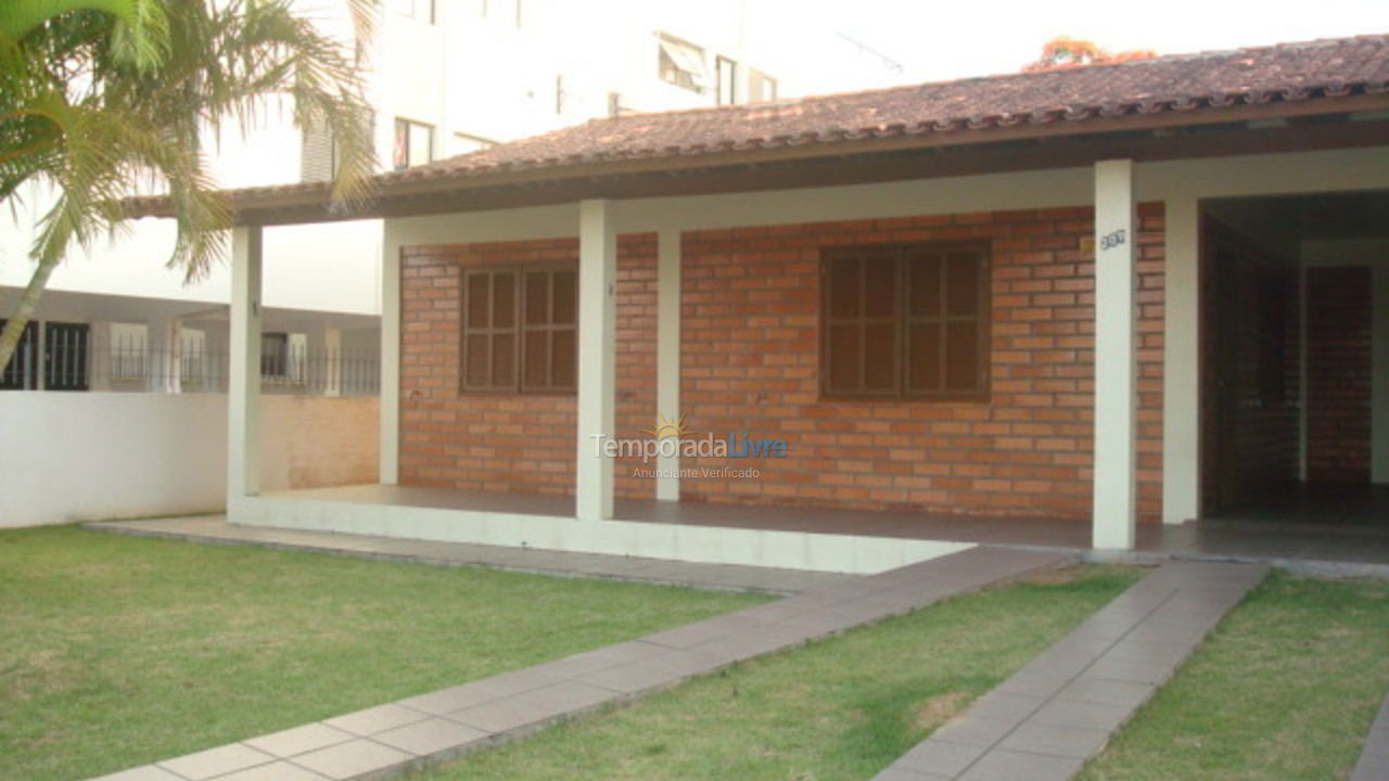 Casa para aluguel de temporada em Florianopolis (Praia dos Ingleses)