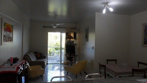 Apartment with 2 bedrooms, swimming pool, sport court and is 50m from the sea