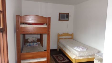 ESPECTACULAR CASA 4 dorm (suite), 4 aire acondicionado, un QUADRA MAR!