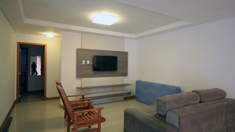 Tpscale homes in Meia Praia 4 air-conditioned and internet access guestrooms