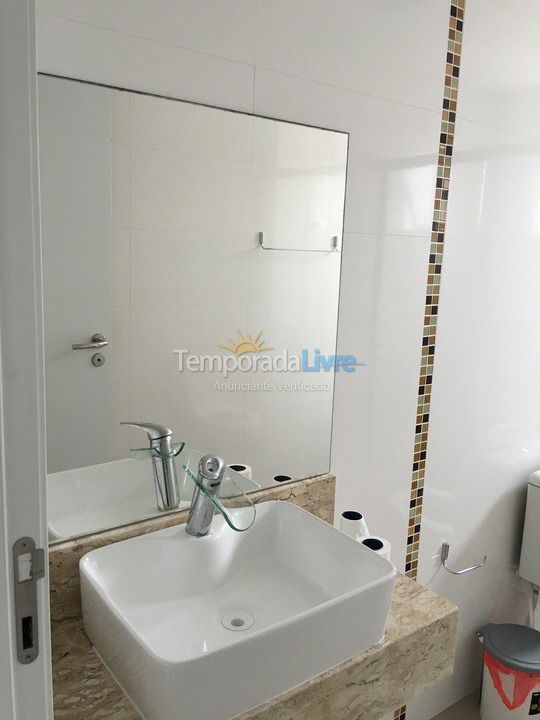 Apartamento para aluguel de temporada em Itapema (Meia Praia)