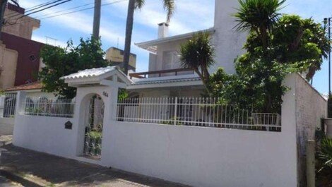 Holiday house in the center of Canasvieiras, a block and a half from the sea!