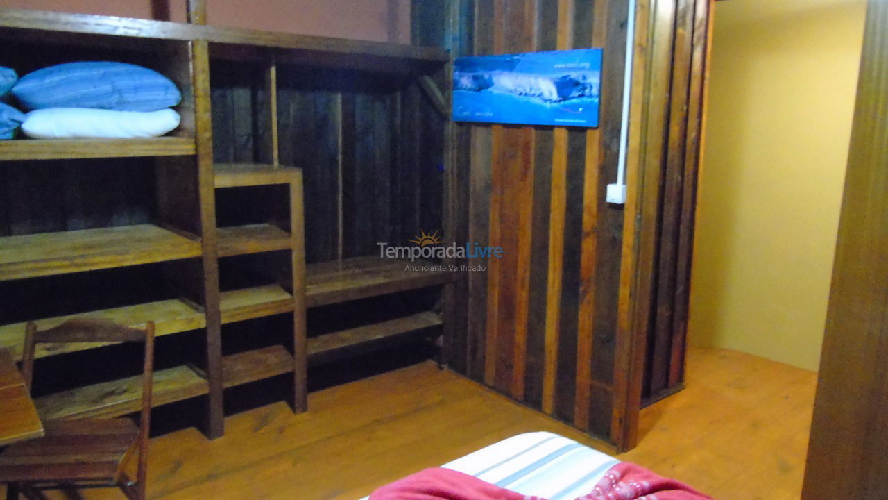 Apartamento para aluguel de temporada em Bombinhas (Praia de Quatro Ilhas)