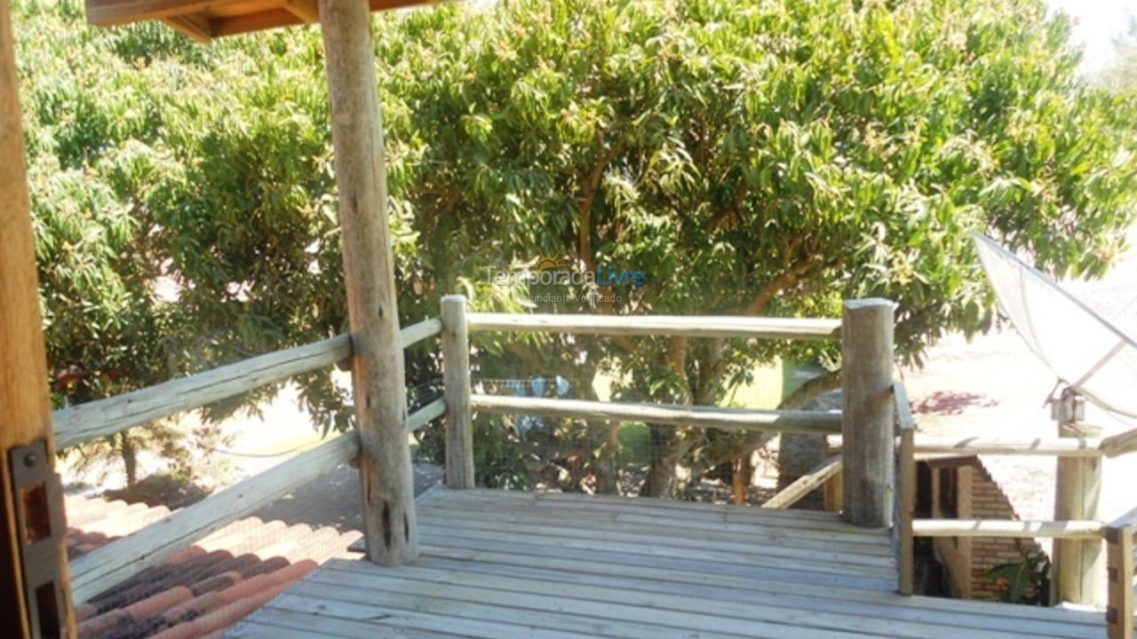 Casa para aluguel de temporada em Imbituba (Praia do Rosa)